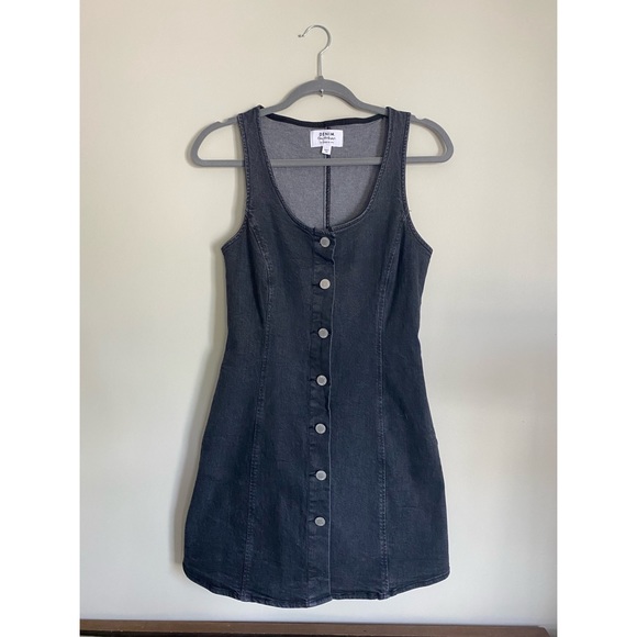 Button up denim dress with pockets! - Picture 4 of 9